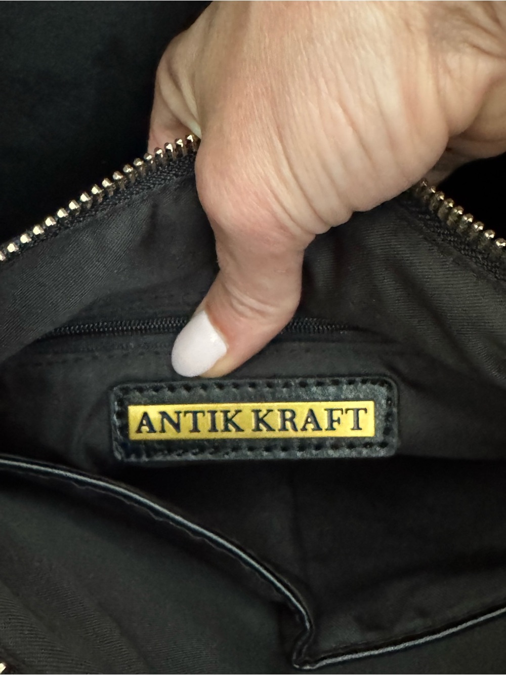 Antik Kraft Black Leather Bucket Bag with interior storage organizer - Picture 7 of 13